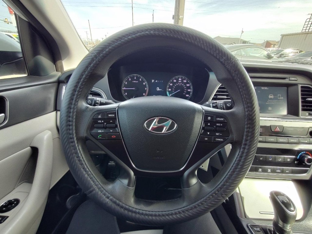 2017 Hyundai Sonata Image 17