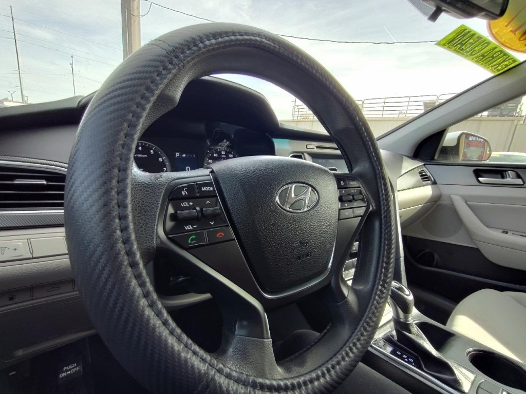 2017 Hyundai Sonata Image 18