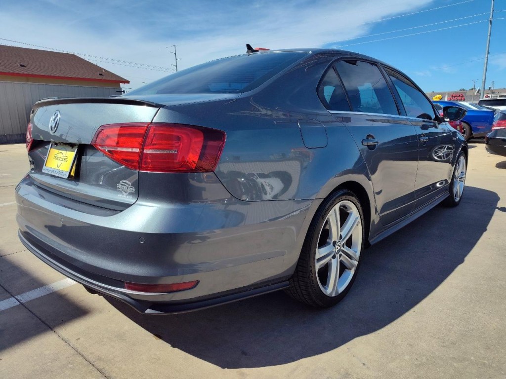 2017 Volkswagen Jetta Image 4