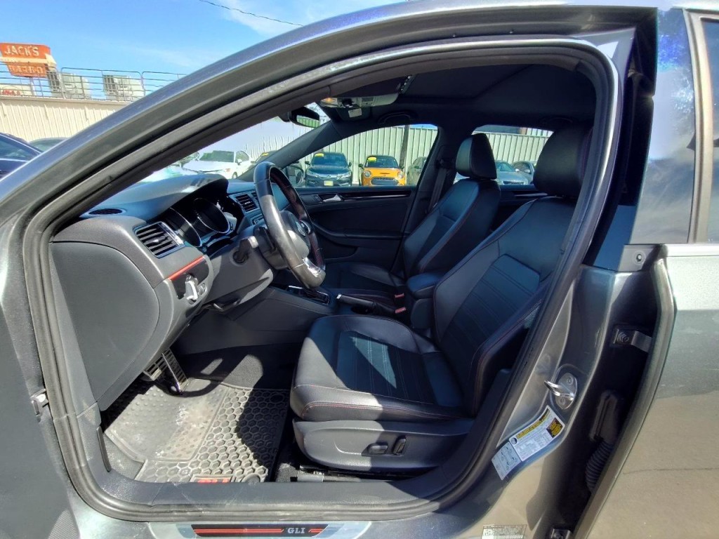 2017 Volkswagen Jetta Image 11