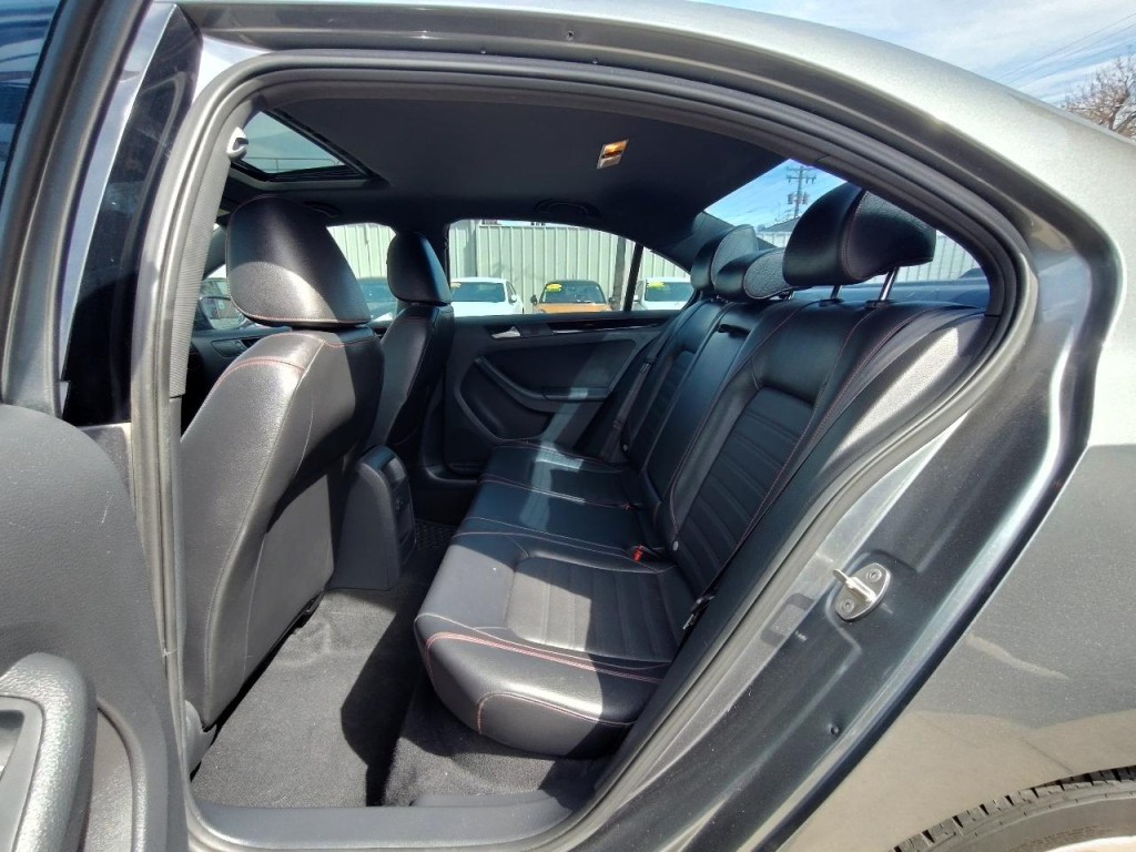 2017 Volkswagen Jetta Image 32