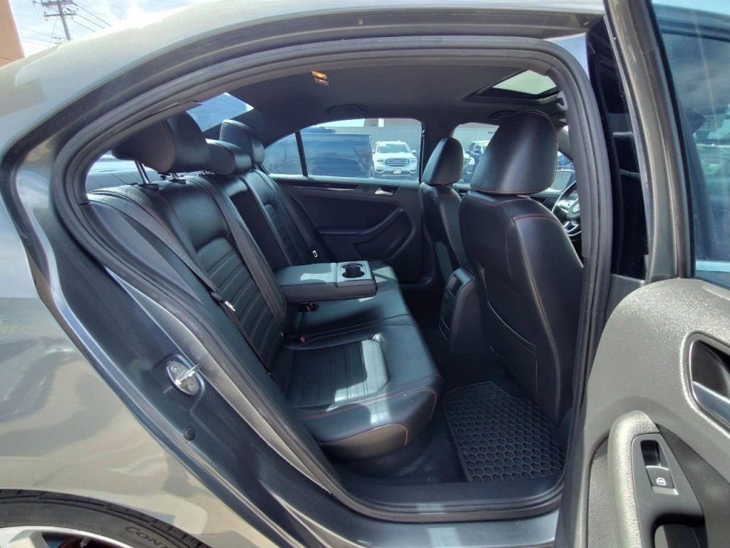 2017 Volkswagen Jetta Image 39