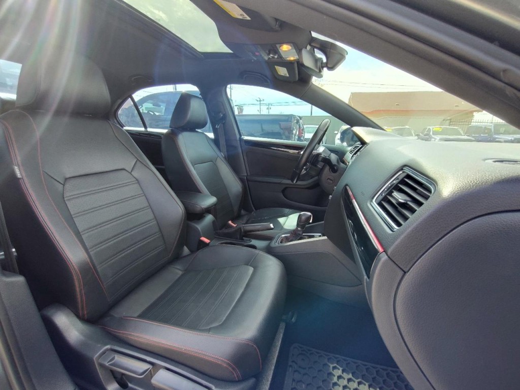 2017 Volkswagen Jetta Image 44