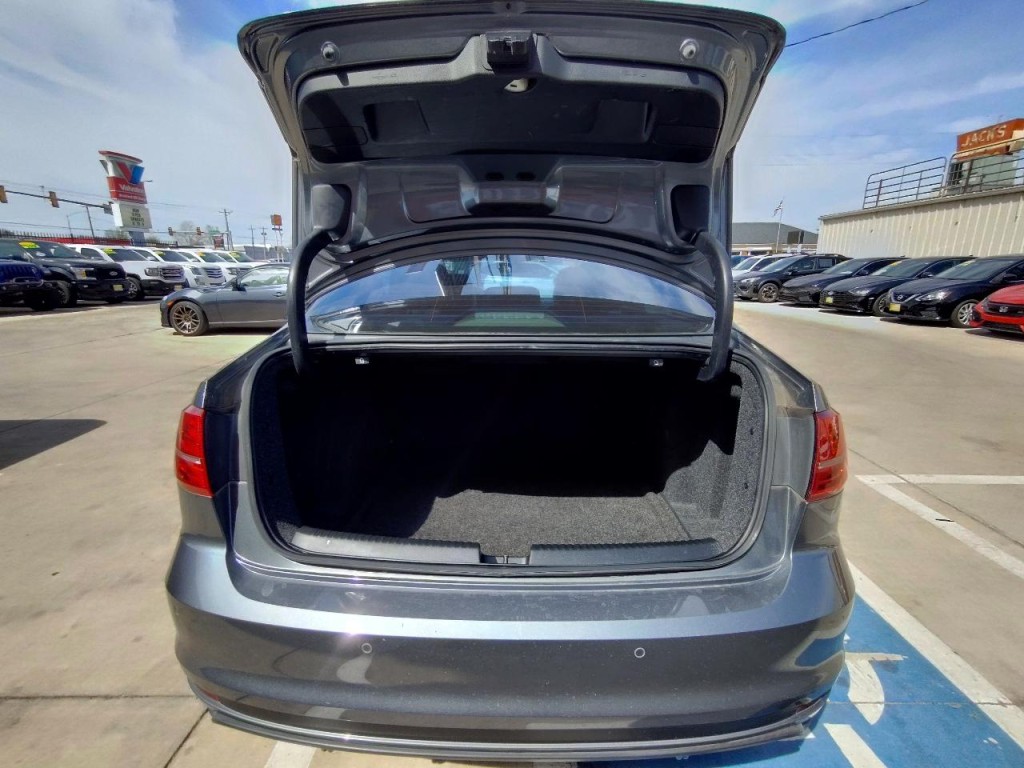 2017 Volkswagen Jetta Image 46