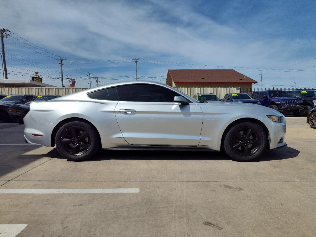 2016 Ford Mustang Image 3