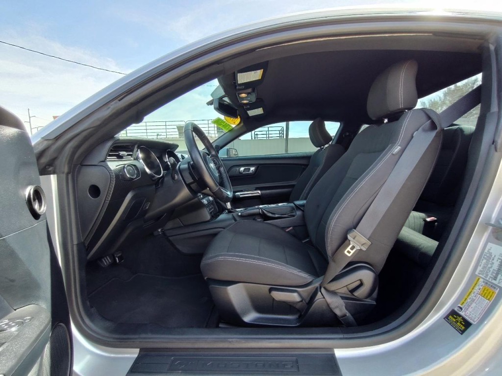 2016 Ford Mustang Image 14