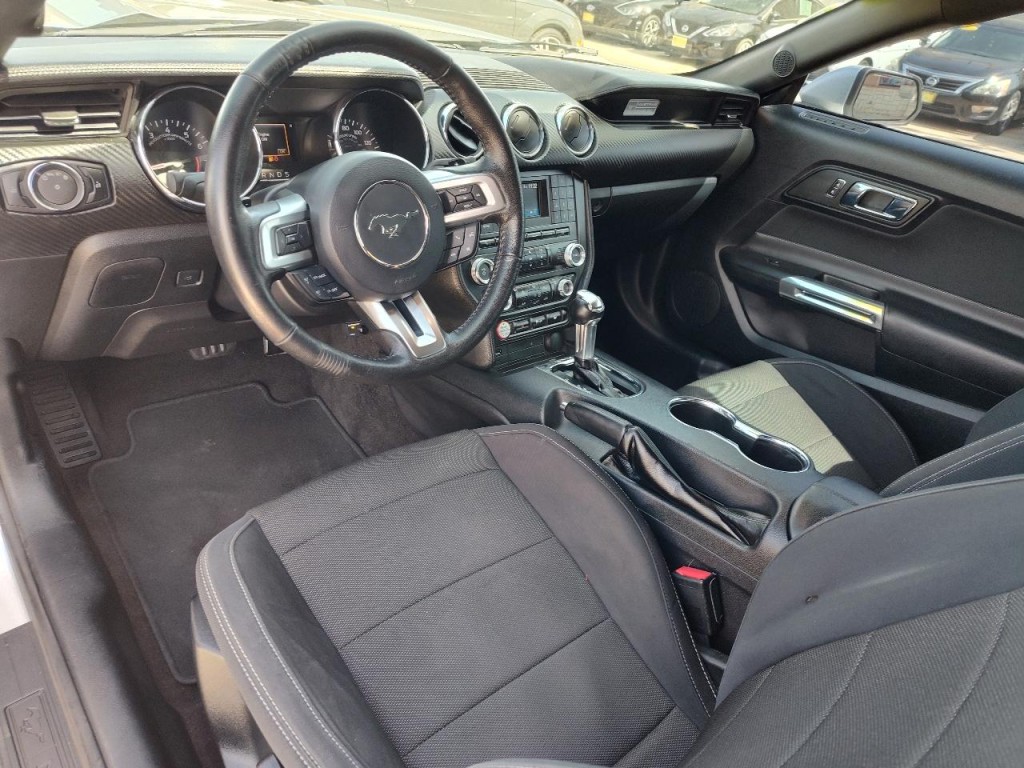 2016 Ford Mustang Image 16