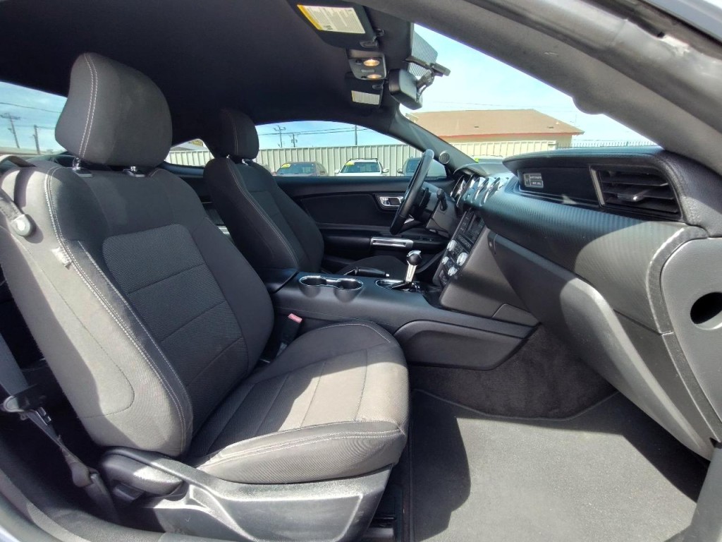 2016 Ford Mustang Image 25