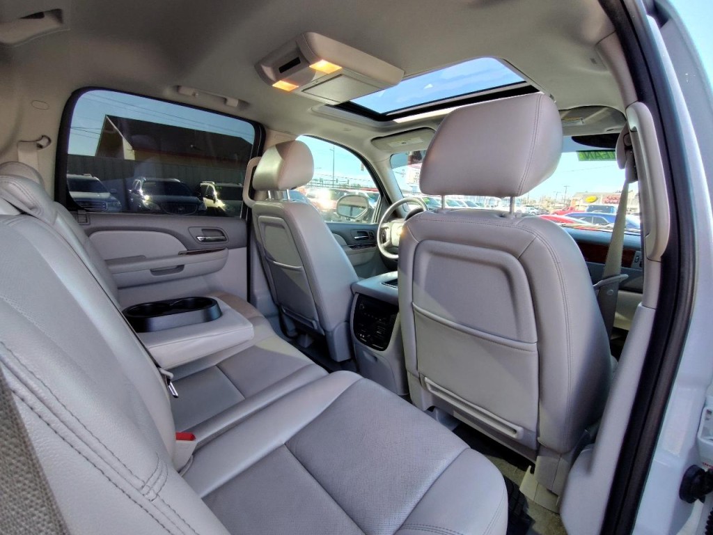 2011 Chevrolet Avalanche Image 39