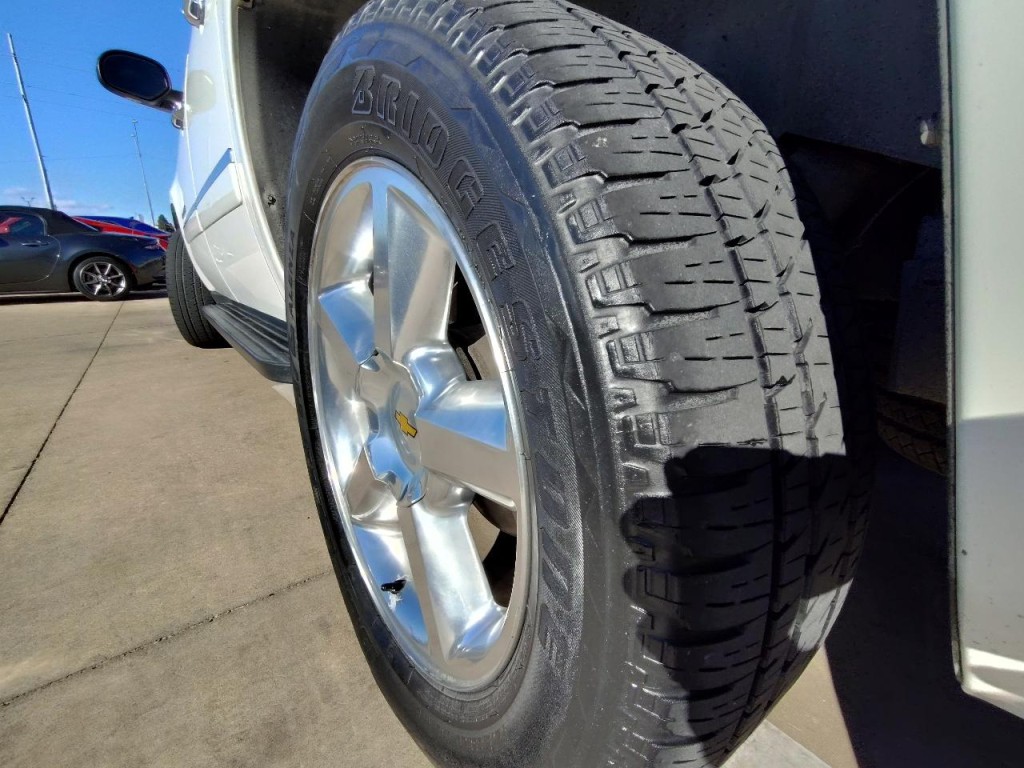 2011 Chevrolet Avalanche Image 46