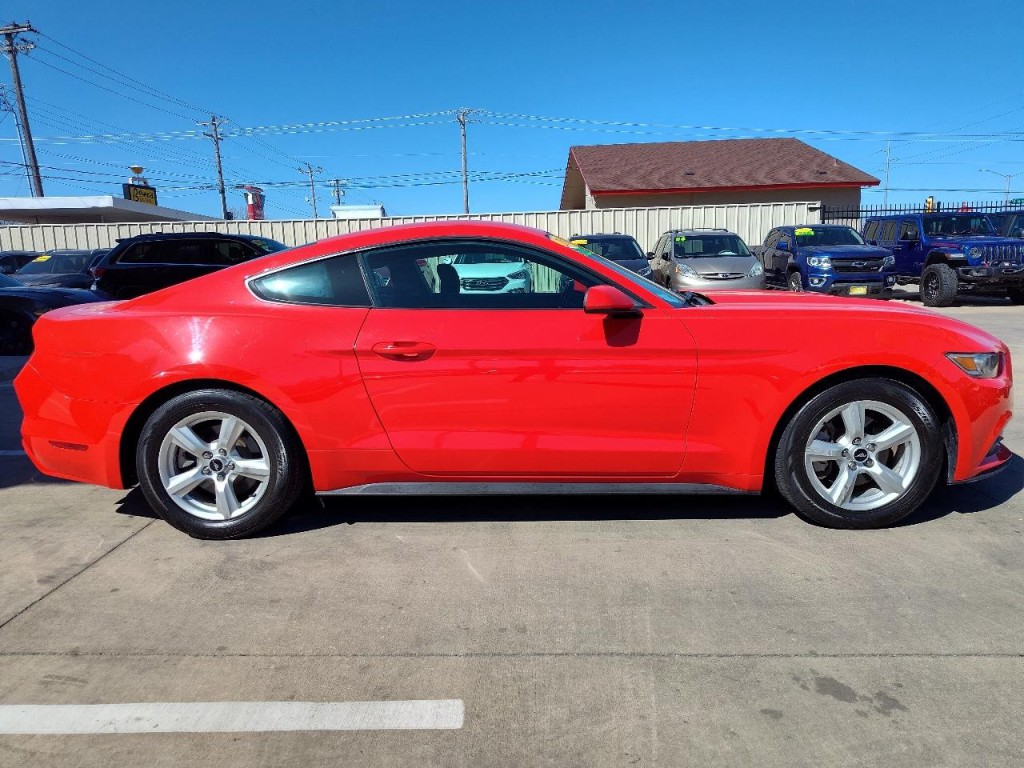 2017 Ford Mustang Image 3