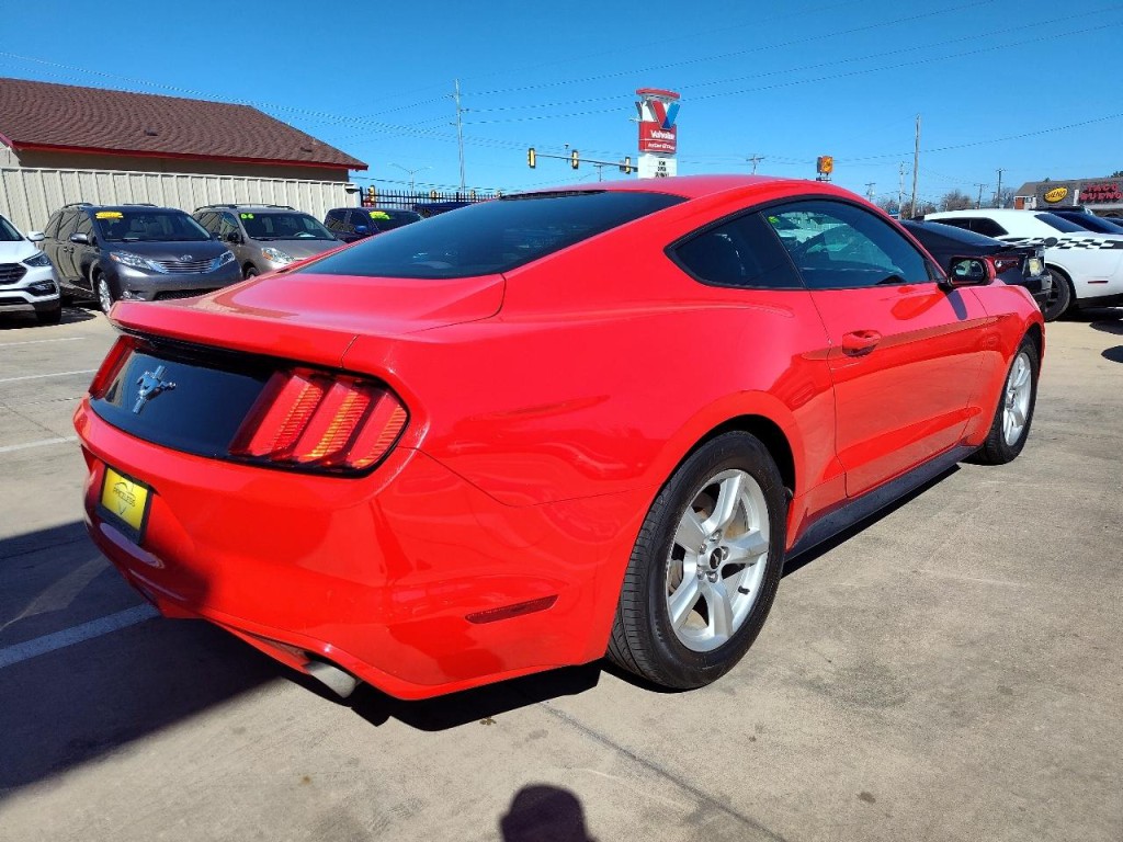 2017 Ford Mustang Image 4