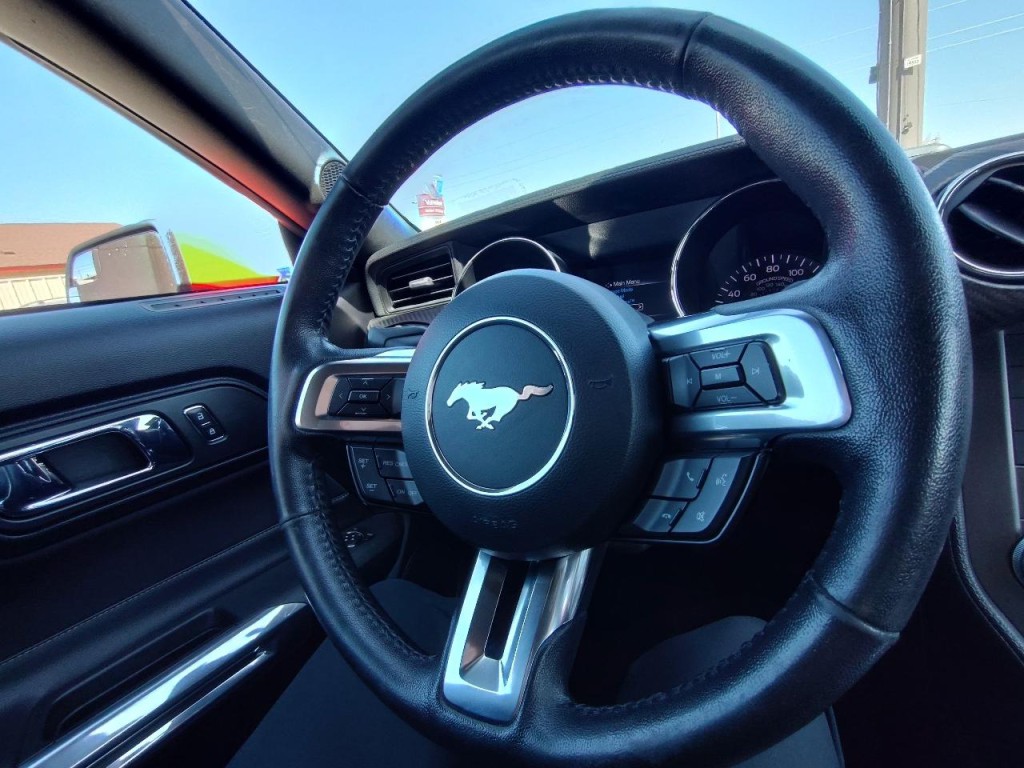 2017 Ford Mustang Image 18