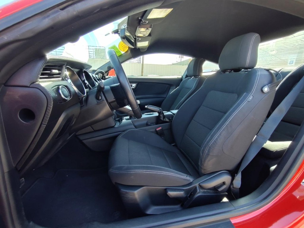 2017 Ford Mustang Image 12