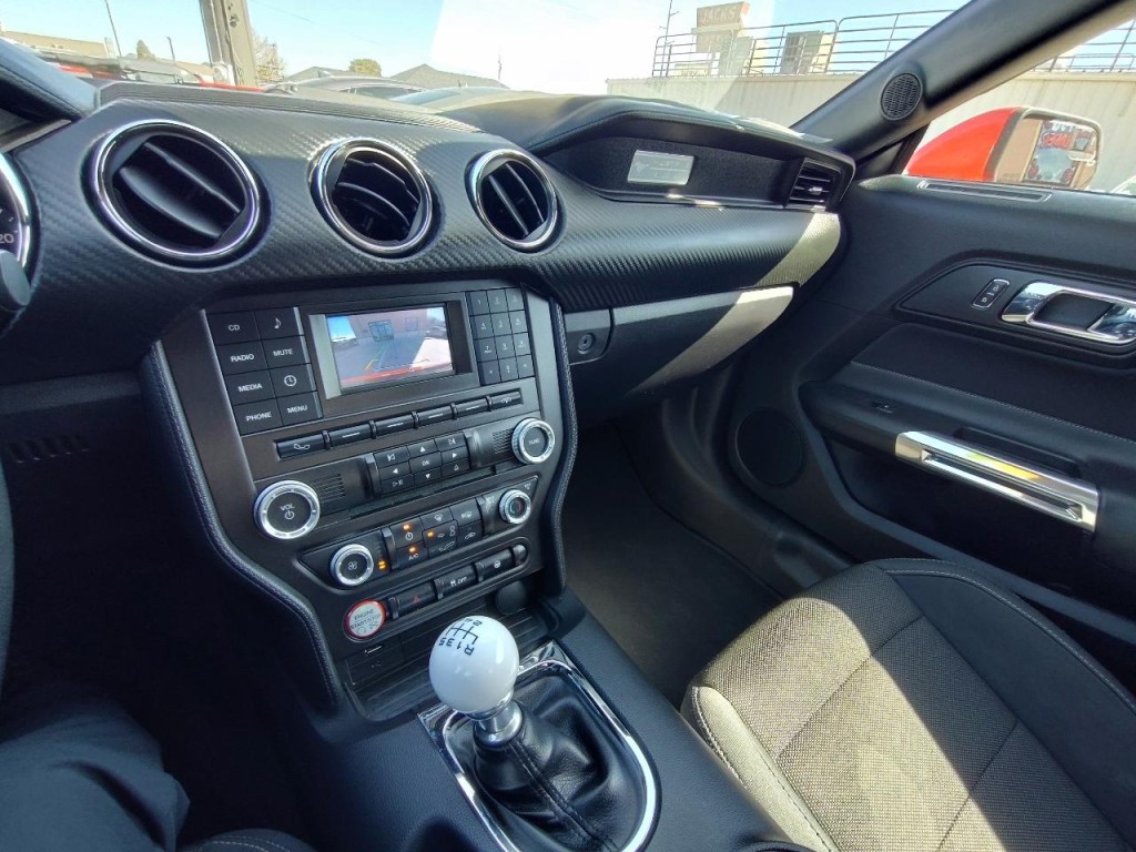 2017 Ford Mustang Image 18