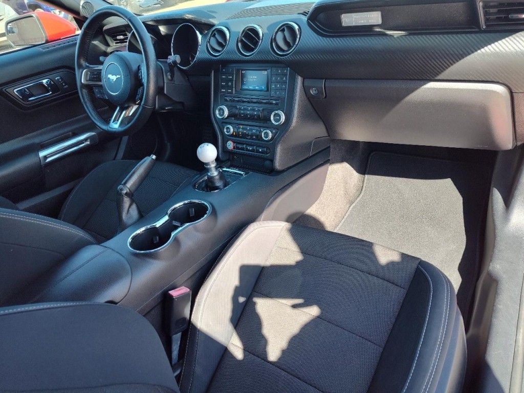 2017 Ford Mustang Image 27