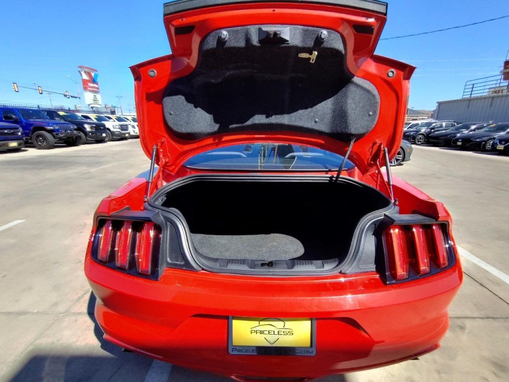 2017 Ford Mustang Image 29