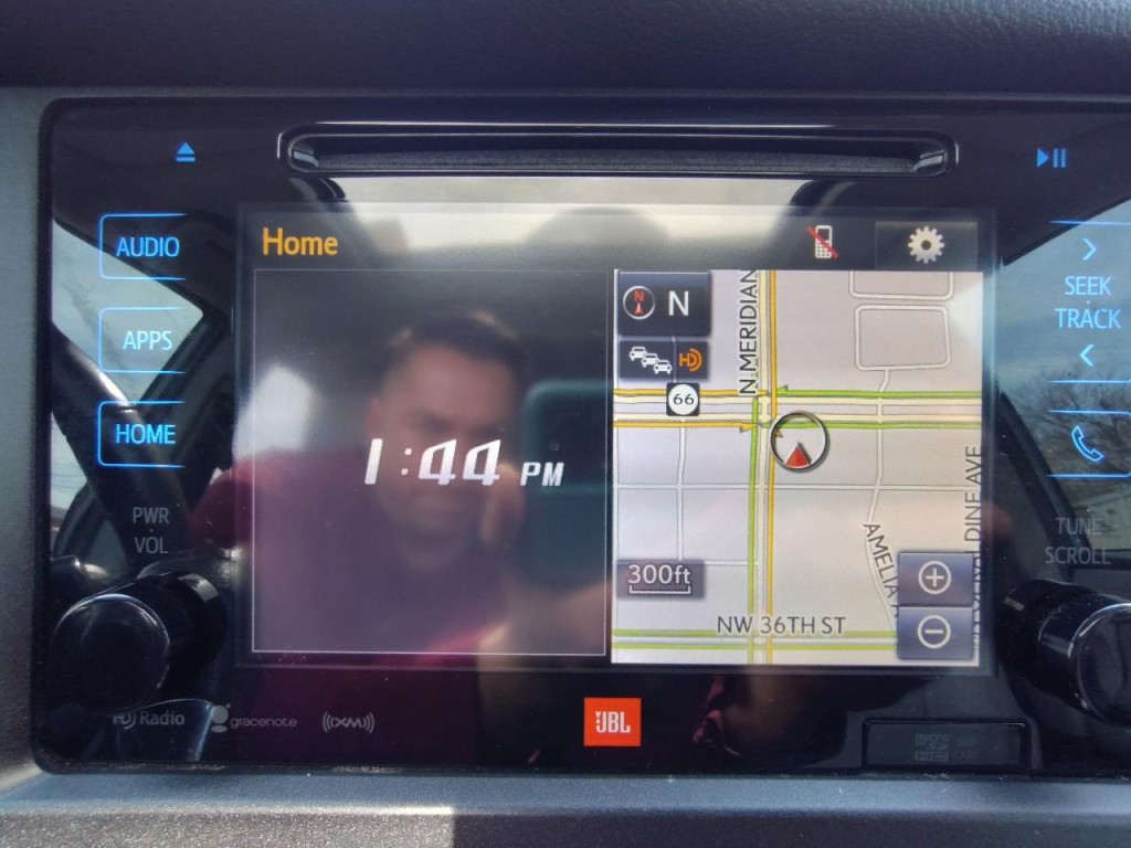 2017 Toyota Sienna Image 29