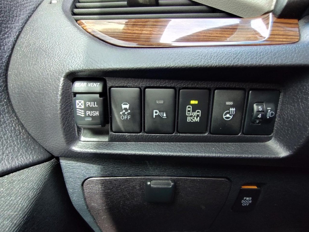 2017 Toyota Sienna Image 31