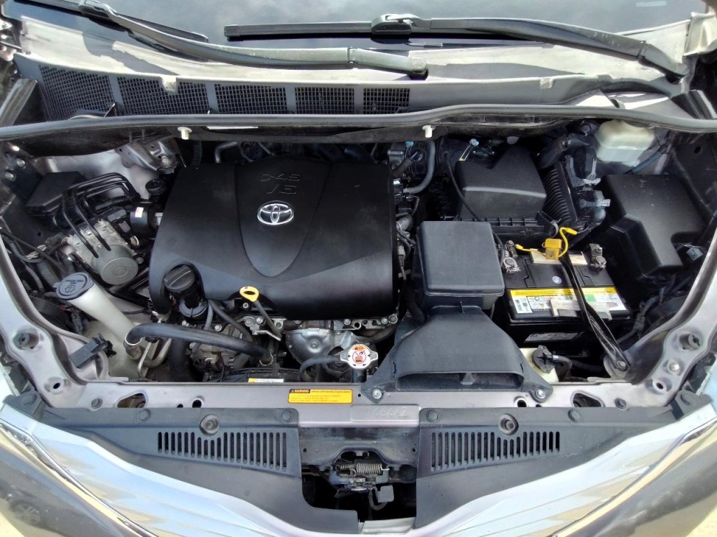 2017 Toyota Sienna Image 53