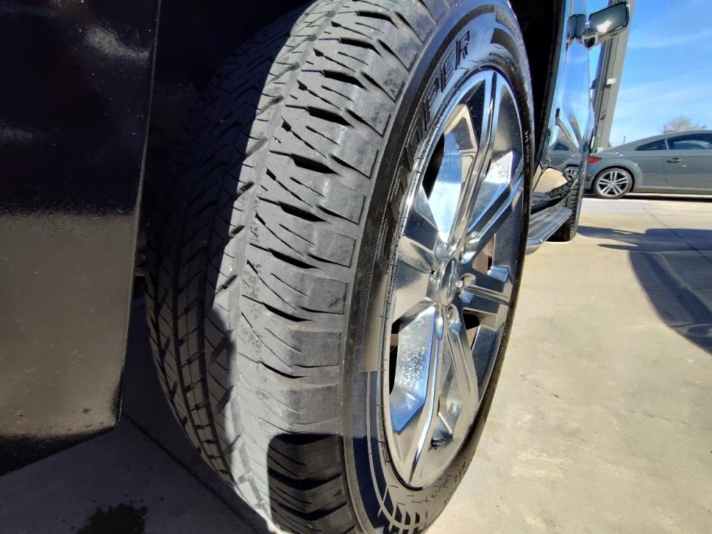 2017 Chevrolet Tahoe Image 11