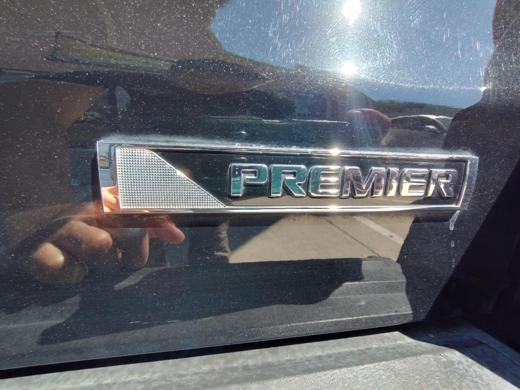 2017 Chevrolet Tahoe Image 12