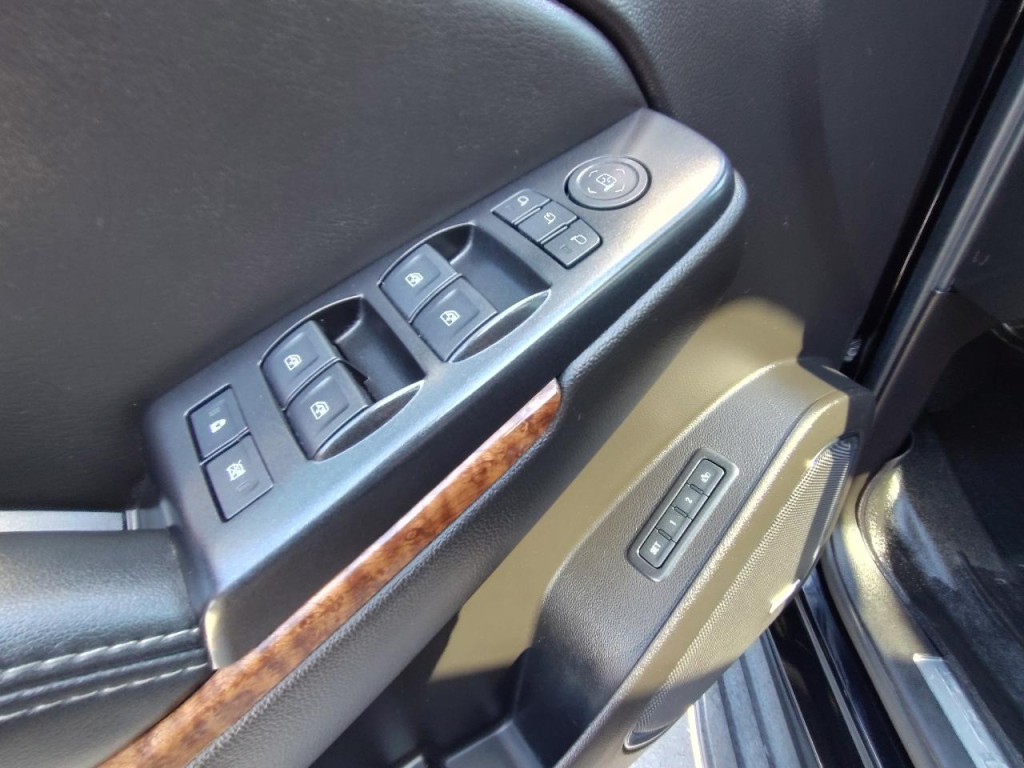 2017 Chevrolet Tahoe Image 17