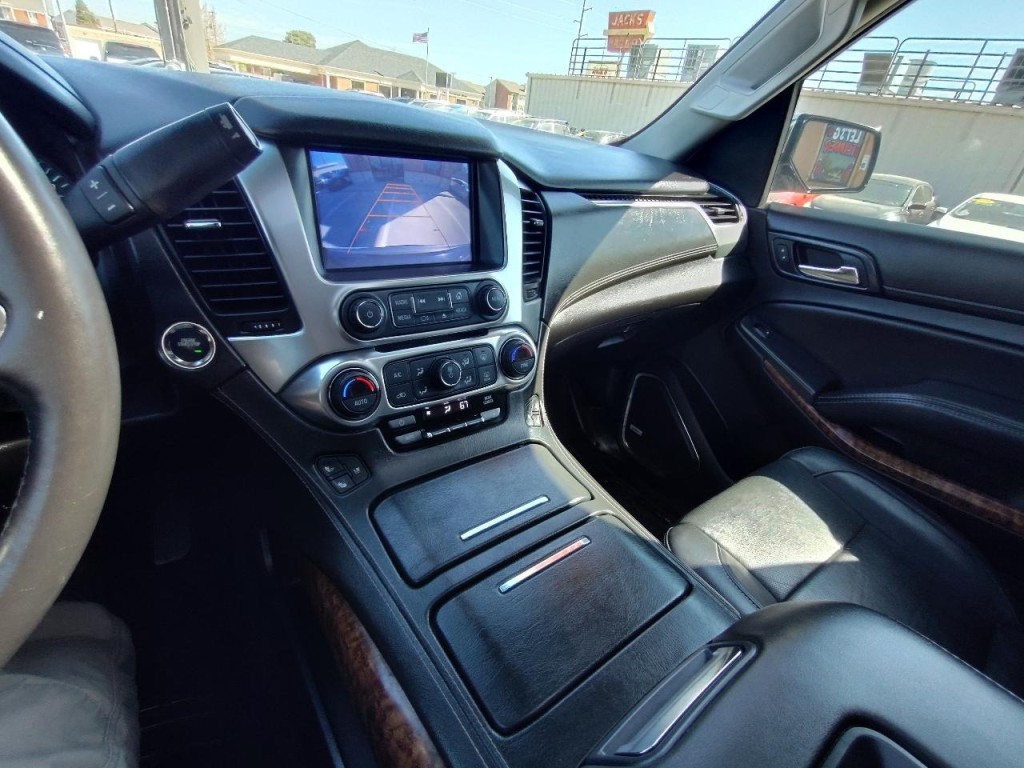 2017 Chevrolet Tahoe Image 23