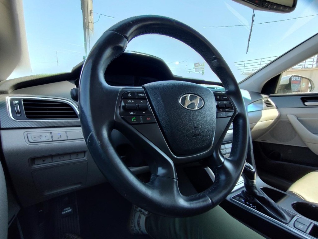 2015 Hyundai Sonata Image 17