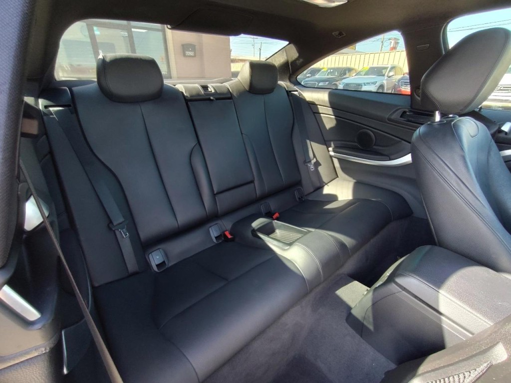 2016 BMW 4 Series Image 40