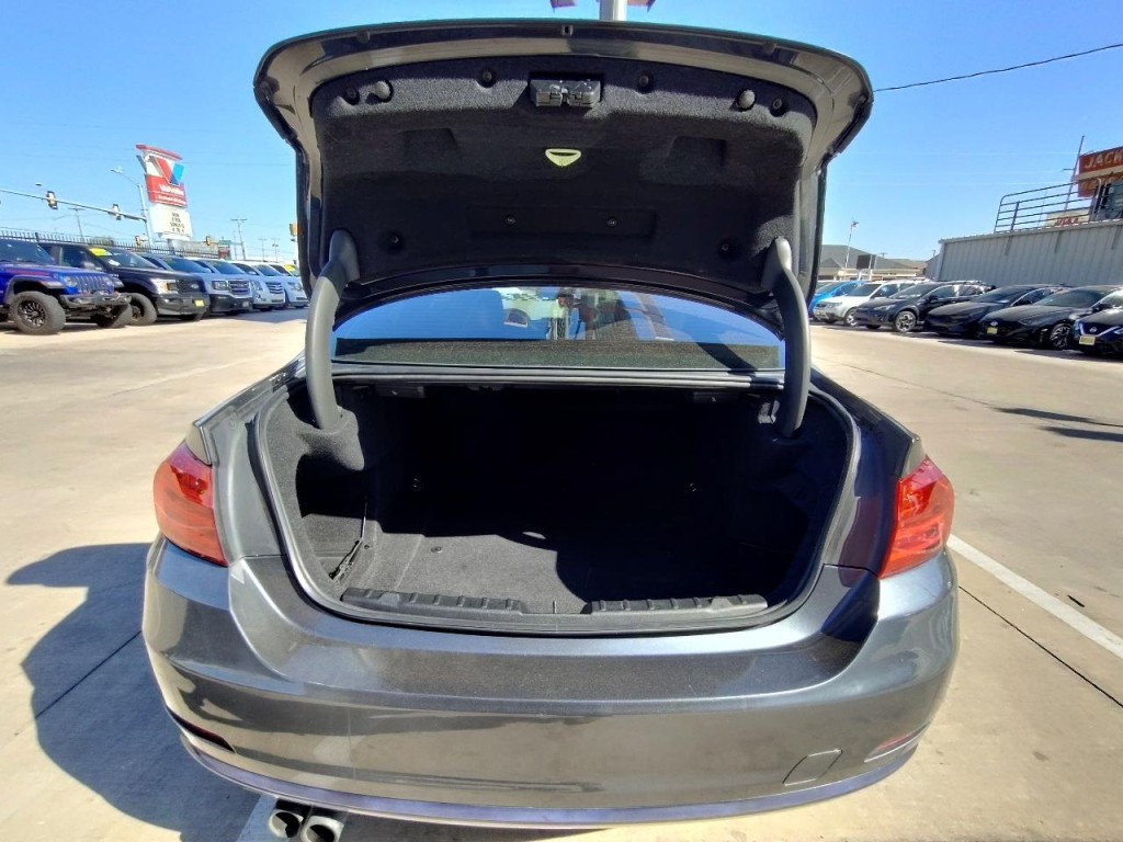 2016 BMW 4 Series Image 41