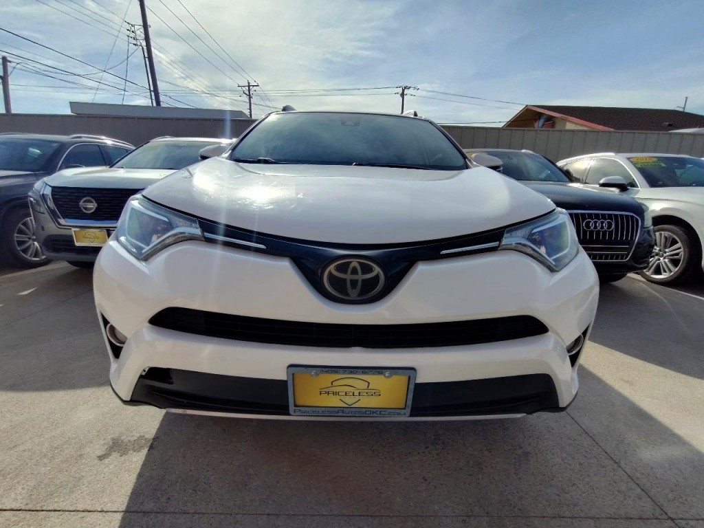 2017 Toyota Rav4 Image 1