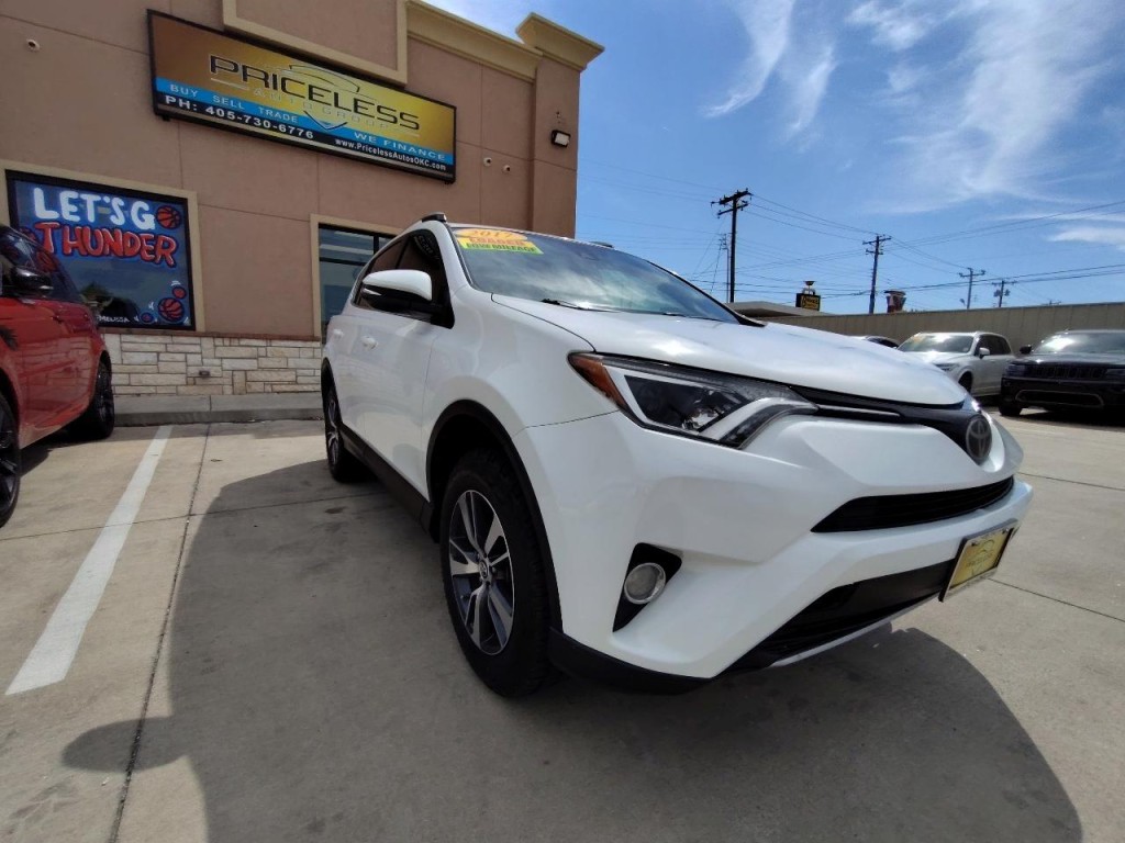 2017 Toyota Rav4 Image 2