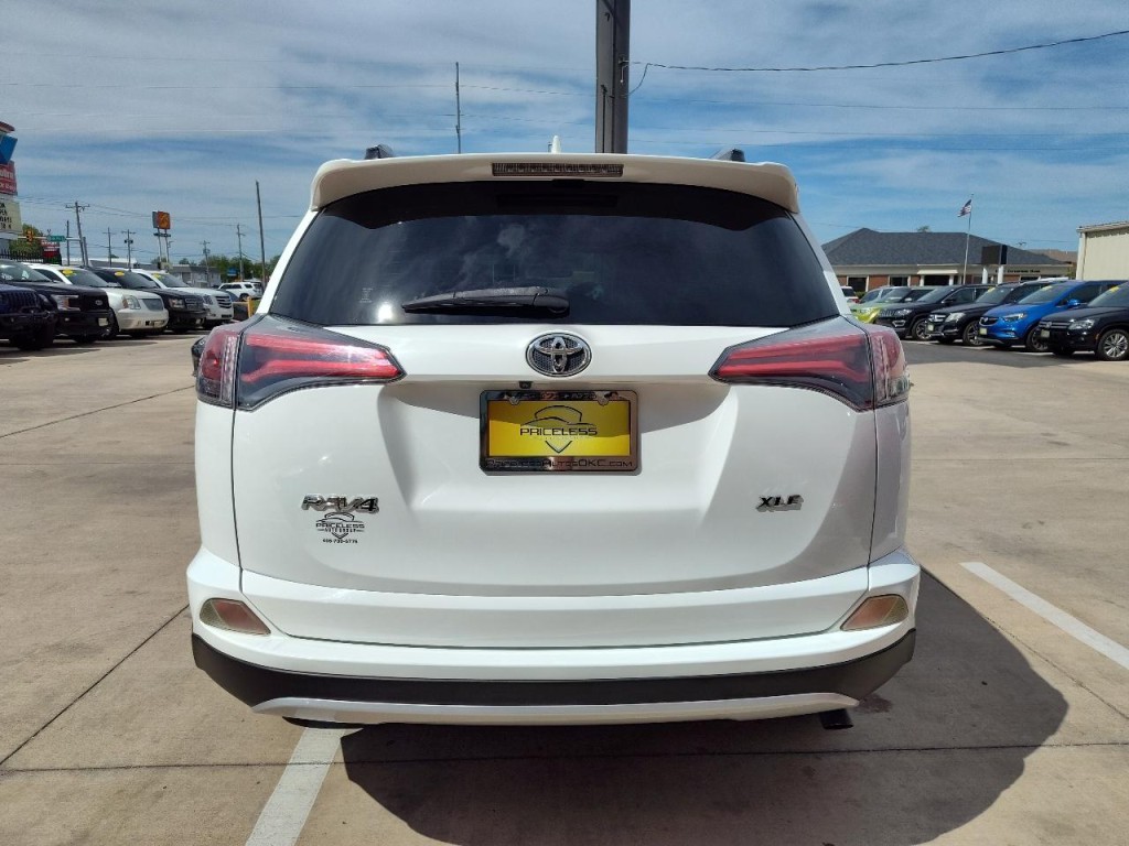 2017 Toyota Rav4 Image 5