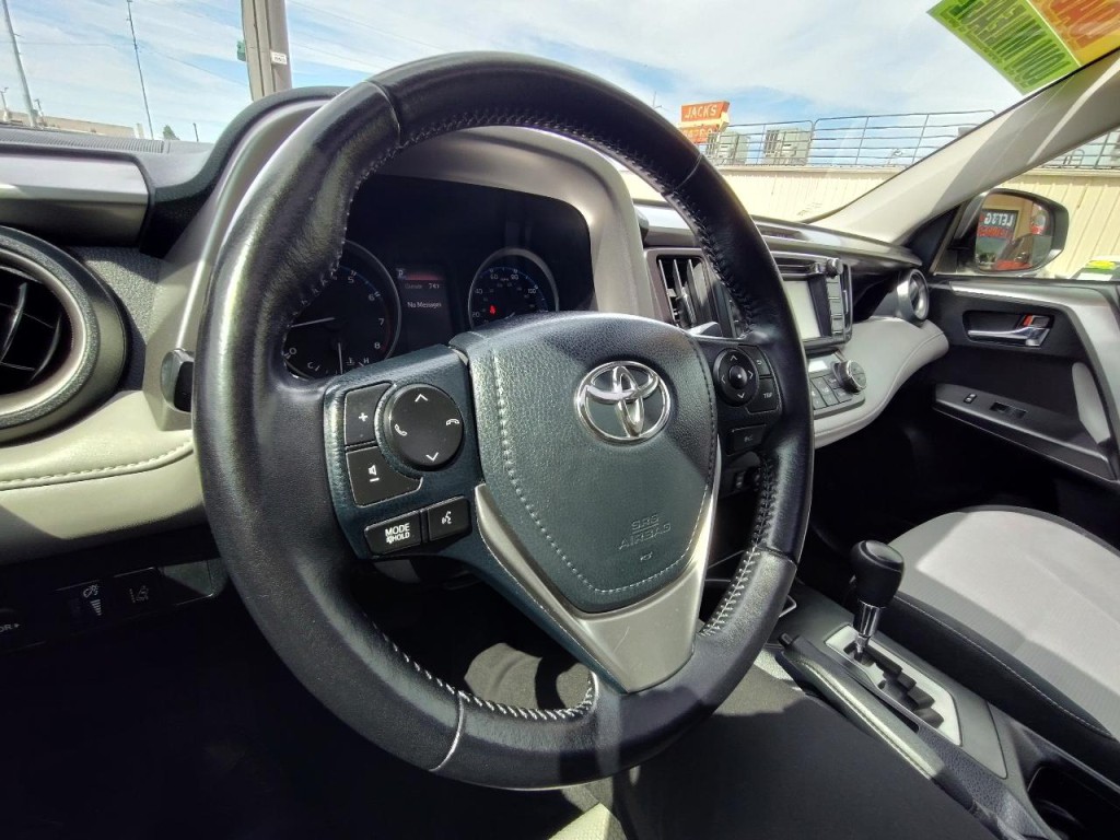 2017 Toyota Rav4 Image 13