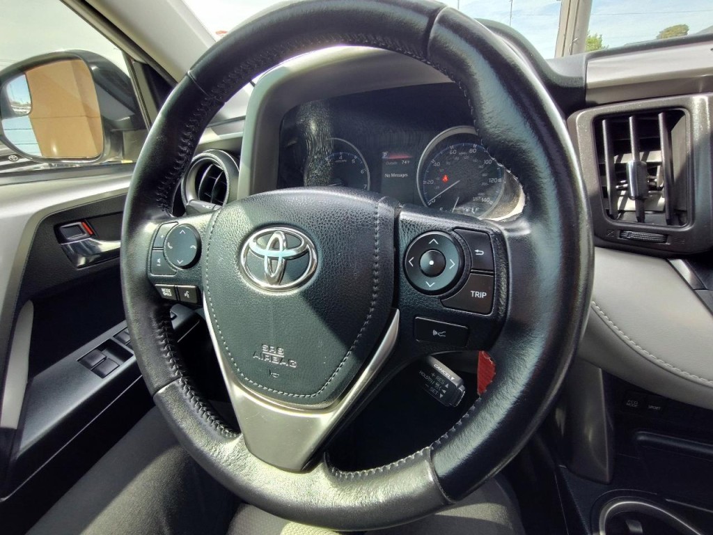 2017 Toyota Rav4 Image 14