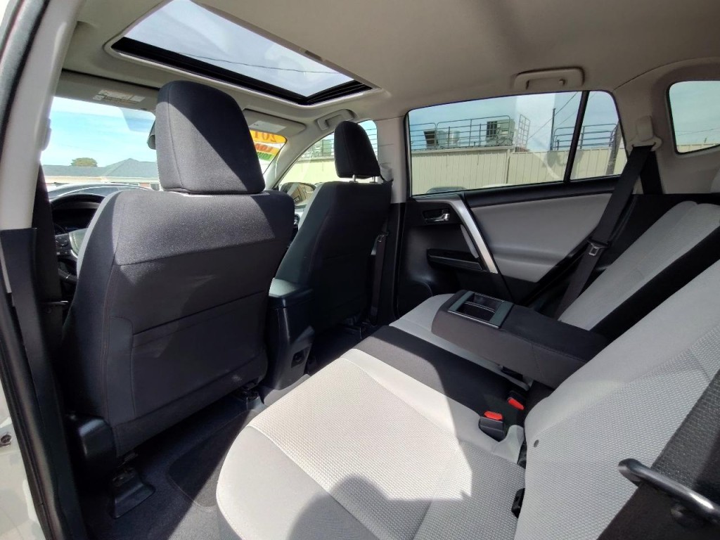 2017 Toyota Rav4 Image 25