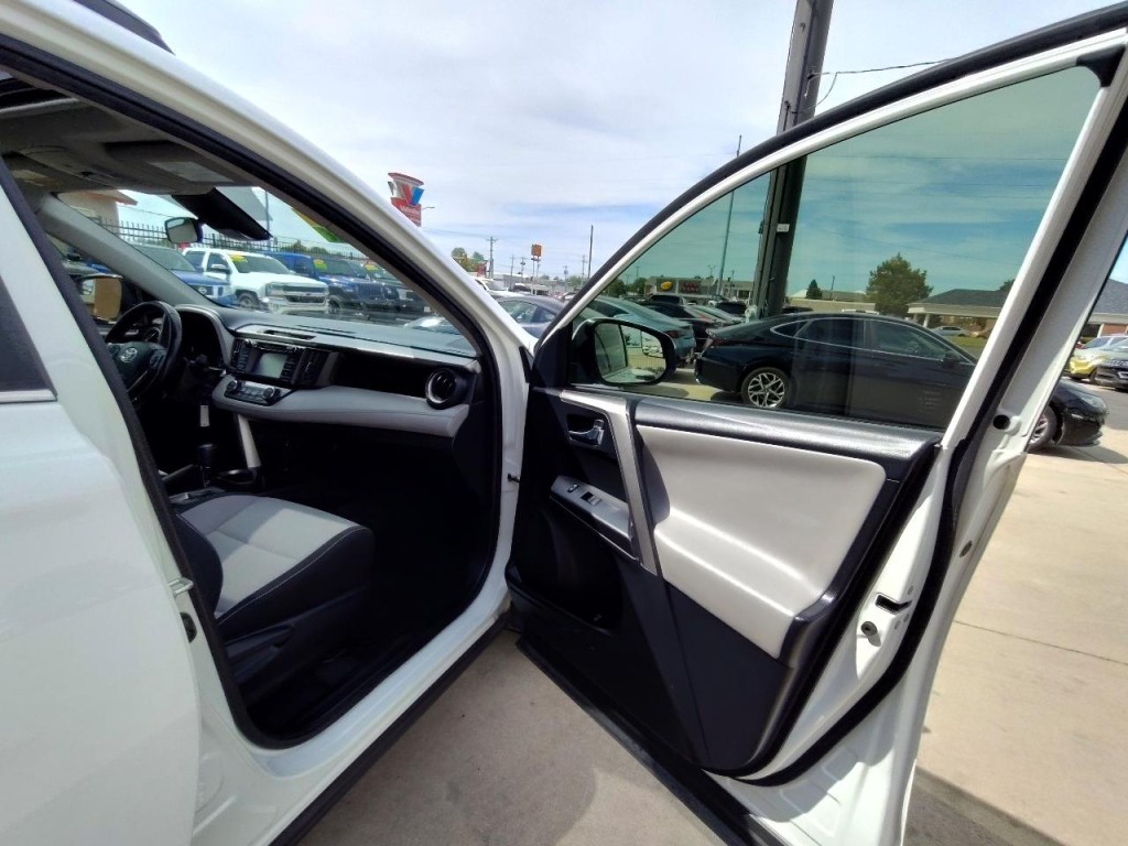 2017 Toyota Rav4 Image 34