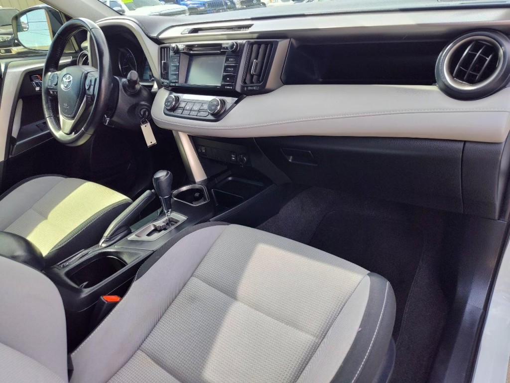 2017 Toyota Rav4 Image 37