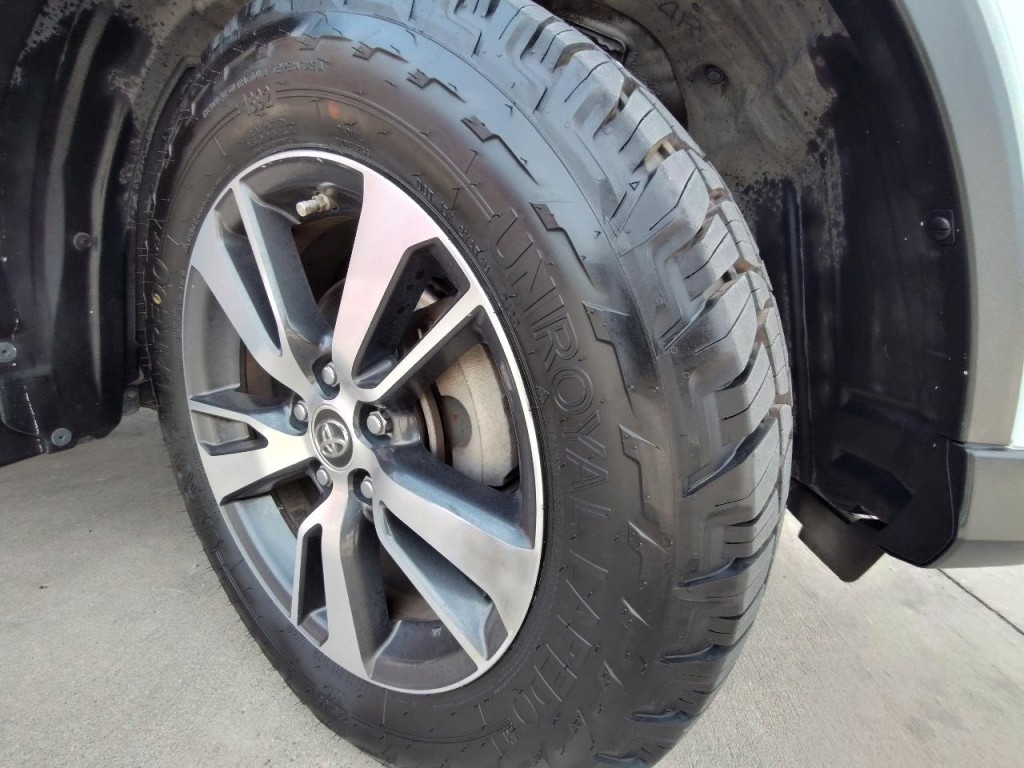 2017 Toyota Rav4 Image 42