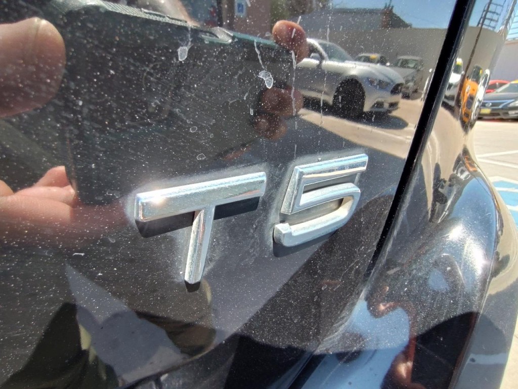 2016 Volvo XC60 Image 10