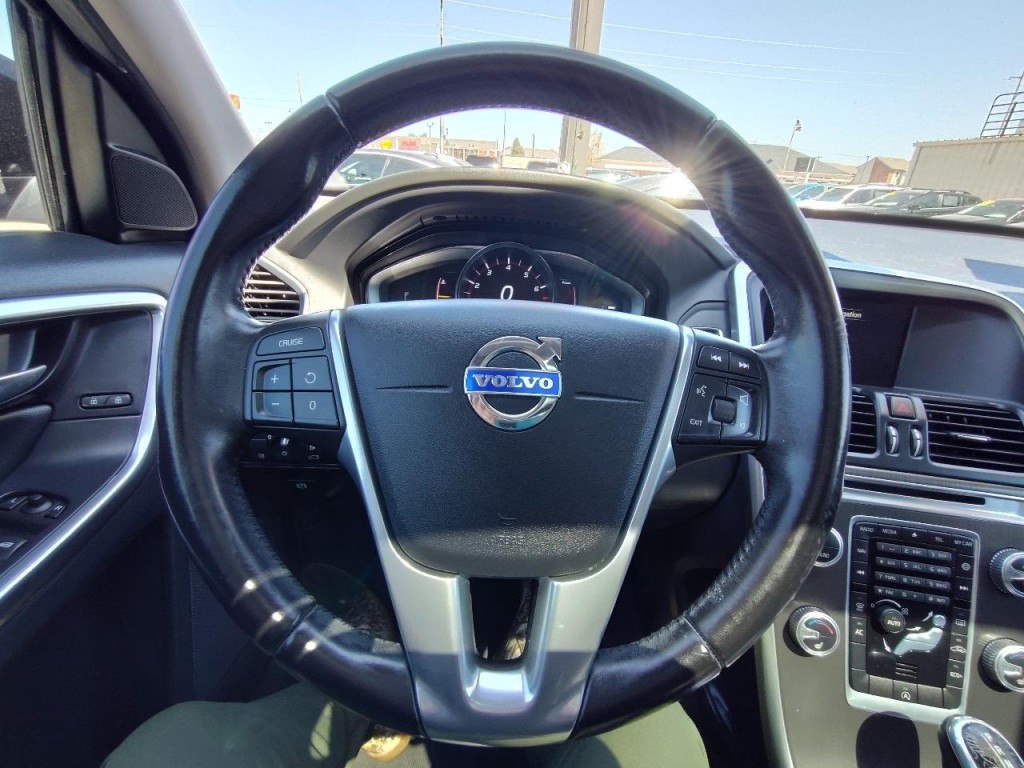 2016 Volvo XC60 Image 18