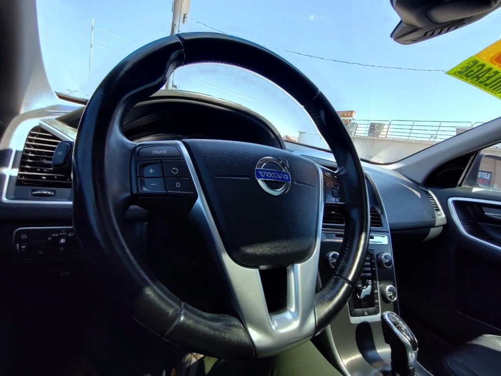 2016 Volvo XC60 Image 19