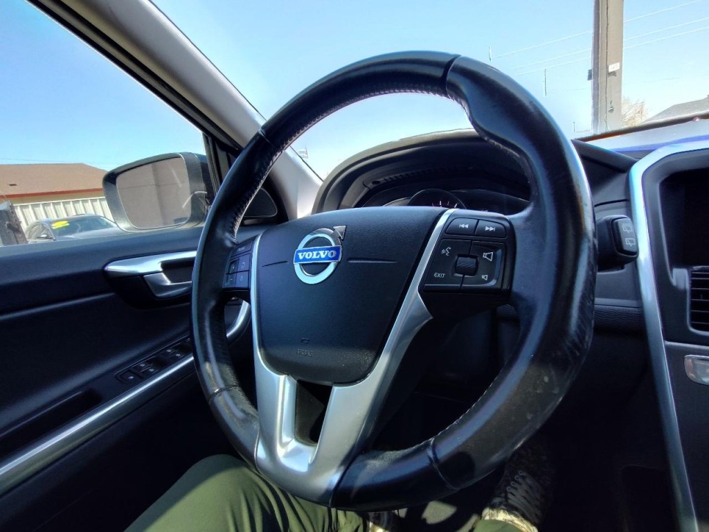 2016 Volvo XC60 Image 20