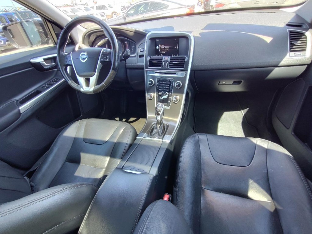 2016 Volvo XC60 Image 37