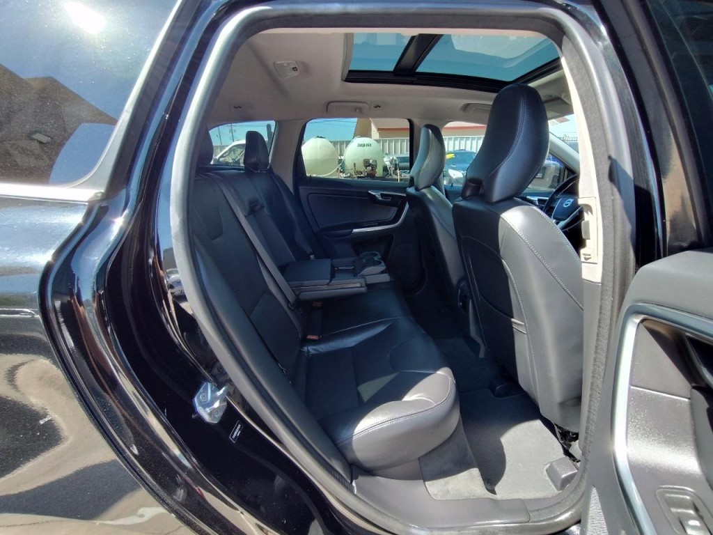 2016 Volvo XC60 Image 39