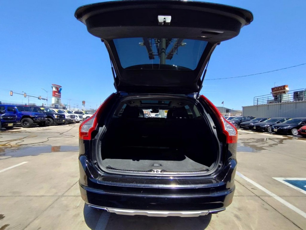 2016 Volvo XC60 Image 46