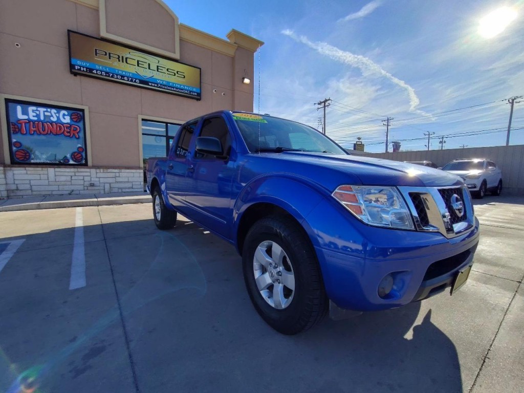 2012 Nissan Frontier Image 2