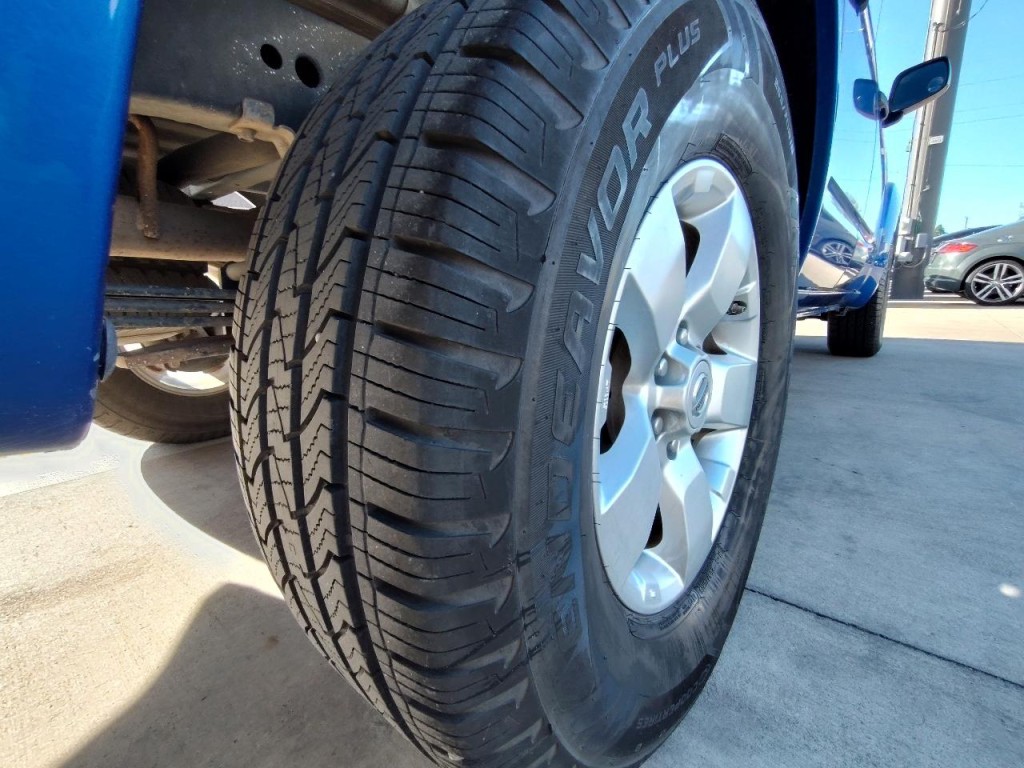 2012 Nissan Frontier Image 10