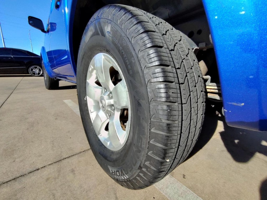 2012 Nissan Frontier Image 11